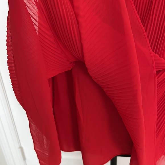 Cremieux chiffon pleated sleeveless flowing top - Picture 3 of 4